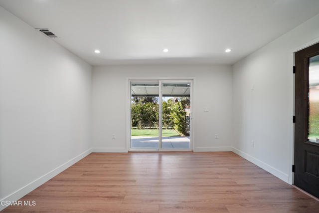 7804 Kentland Avenue, West Hills CA: https://media.crmls.org/mediaz/9e6f6d07-4707-4090-bfac-1afe6211049a.jpg