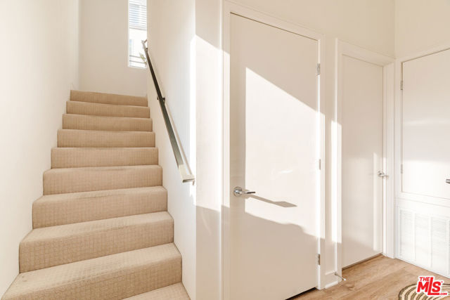 1124 W Panorama Way, Los Angeles CA: https://media.crmls.org/mediaz/9e6f7aad-d616-4a83-8df5-265105ea78eb.jpg