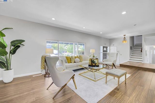 1487 De Palma Dr, San Jose CA: https://media.crmls.org/mediaz/9e702439-6c18-45b5-a0e4-bedc5af71b4b.jpg