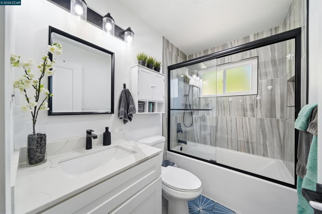 https://media.crmls.org/mediaz/9e709b5e-07d2-45f9-911d-7ce8558db7d0.jpg?preset=X-Large