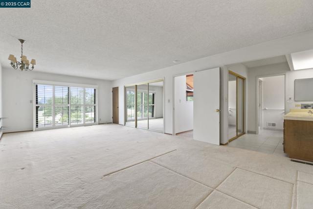 47 Bella Vista Ct, Diablo CA: https://media.crmls.org/mediaz/9e70d2de-91d7-4ad4-be96-be9428d839bf.jpg