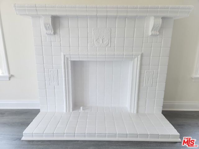 517 N Serrano Avenue, Los Angeles CA: https://media.crmls.org/mediaz/9e711581-5fd6-4590-ad44-c34df4da2f13.jpg