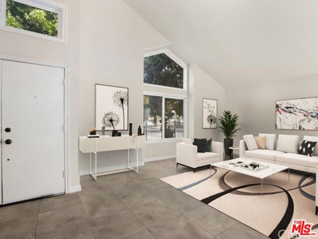 7803 Goldmine Lane, Lake Balboa CA: https://media.crmls.org/mediaz/9e715d91-b79b-4bbd-b3f7-1d24a9f4d8cf.jpg