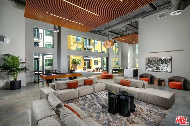 10568 Promenade Gateway, El Monte CA: https://media.crmls.org/mediaz/9e716fcf-a9cc-4993-a614-a1a05425af4d.jpg