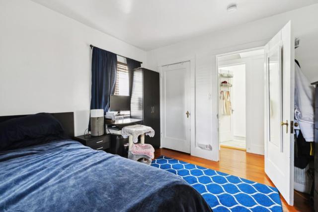 1117 Chula Vista Avenue, Burlingame CA: https://media.crmls.org/mediaz/9e71c217-0e1a-43f3-b9ca-8d17778bc177.jpg
