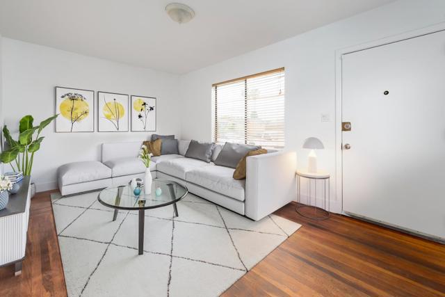 1839 100th Avenue, Oakland CA: https://media.crmls.org/mediaz/9e7203e0-21c7-42e4-acaa-c4f4d89e6c38.jpg