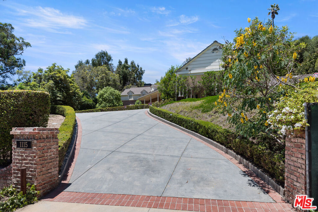 1115 N Beverly Drive