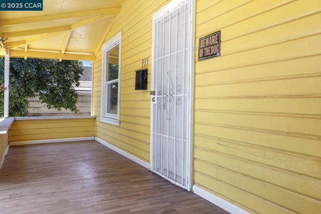 935 E Yosemite Ave, Madera CA: https://media.crmls.org/mediaz/9e74158d-01f9-4355-964f-f0f68e366853.jpg