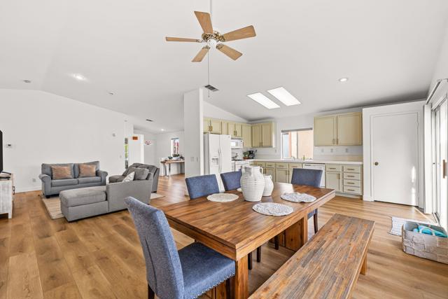 49620 Lincoln Drive, Indio CA: https://media.crmls.org/mediaz/9e741dc7-1d6e-4fb6-85a9-24daa5ea2499.jpg