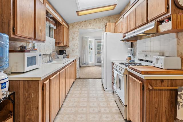 28890 Lilac Road, Valley Center CA: https://media.crmls.org/mediaz/9e74cfdb-eddf-43a6-9e33-9516a1d9ef25.jpg