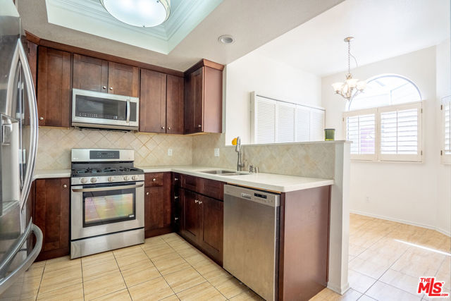601 North KENWOOD Street, 303 photo 8