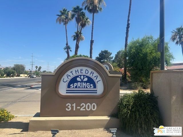 31200 Landau Boulevard, Cathedral City CA: https://media.crmls.org/mediaz/9e758d26-fd33-4d10-97cb-af0a285473fc.jpg