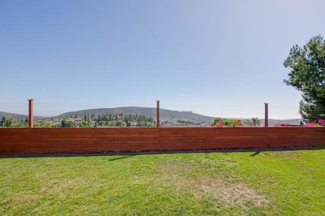 1438 Dolphin Court, San Marcos CA: https://media.crmls.org/mediaz/9e77267d-1963-4d75-98d8-8ac674aa6a73.jpg