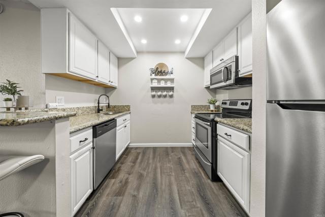 Detail Gallery Image 8 of 38 For 465 Fourth Ave #8,  Chula Vista,  CA 91910 - 2 Beds | 2 Baths