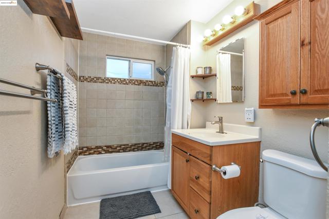 3194 Ameno Rd, Concord CA: https://media.crmls.org/mediaz/9e7790d7-b7dd-417b-a2be-4dad93b851ca.jpg