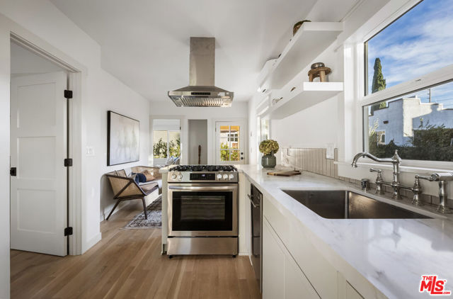 1411 Armadale Avenue, Los Angeles CA: https://media.crmls.org/mediaz/9e783b24-4843-4bee-bc37-a29e04ff4236.jpg