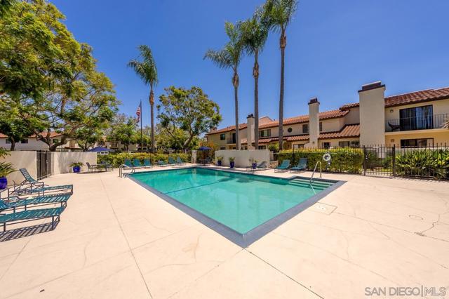 4210 Porte De Palmas, San Diego CA: https://media.crmls.org/mediaz/9e7841a5-8c41-43f6-8b48-2e49817e4e0d.jpg