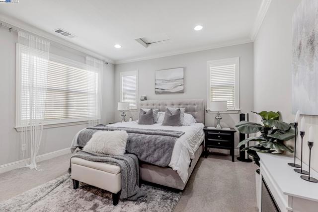 5079 Rowan Dr, San Ramon CA: https://media.crmls.org/mediaz/9e78b079-31c1-4244-aefb-b42c4b5999fc.jpg