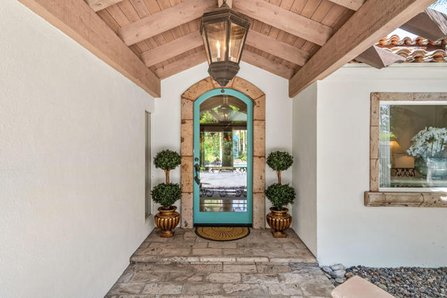 835 N Avenida Palmas, Palm Springs, CA 92262