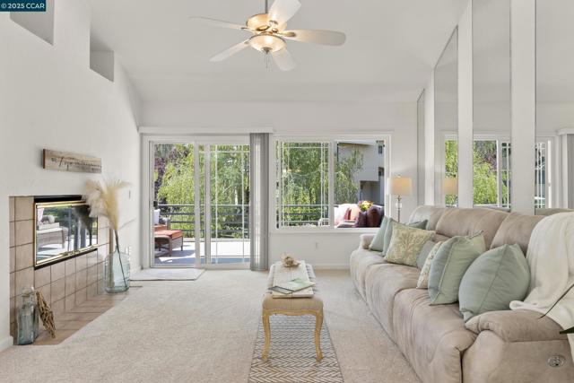 3094 Lakemont Dr, San Ramon CA: https://media.crmls.org/mediaz/9e78ebc2-4bae-4549-8076-66ea69acb94d.jpg