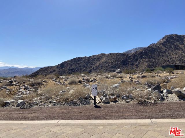2217 Morning Vista Drive, Palm Springs CA: https://media.crmls.org/mediaz/9e79248b-e8ad-4da7-bfb2-488b74e75a77.jpg
