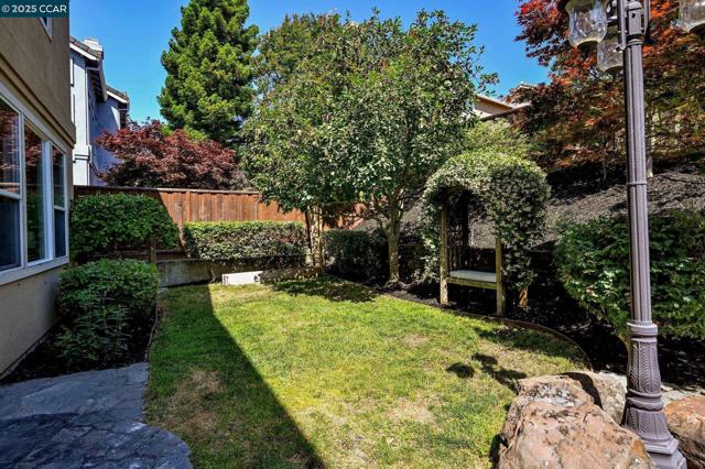 120 Woodcrest Dr, San Ramon CA: https://media.crmls.org/mediaz/9e7924af-7fb9-4938-a9c0-33852ccef48d.jpg