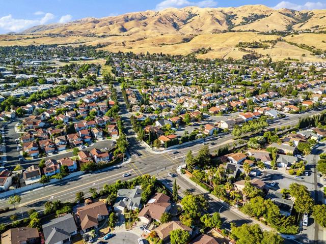 539 Kevenaire Drive, Milpitas CA: https://media.crmls.org/mediaz/9e795652-810e-40bd-9826-ef14ceb9f9b5.jpg