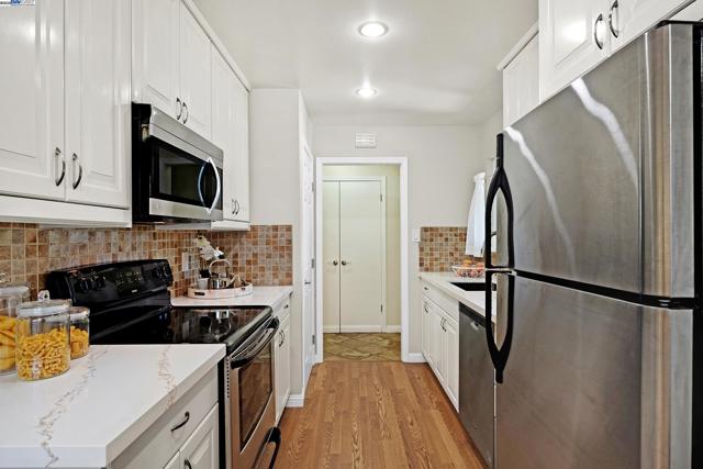 36560 Lakewood Dr, Newark CA: https://media.crmls.org/mediaz/9e798224-5ec0-490a-9cc9-84ab61dbc017.jpg
