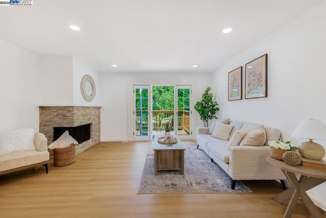 Image 7 of 58 For 1848 Trym St