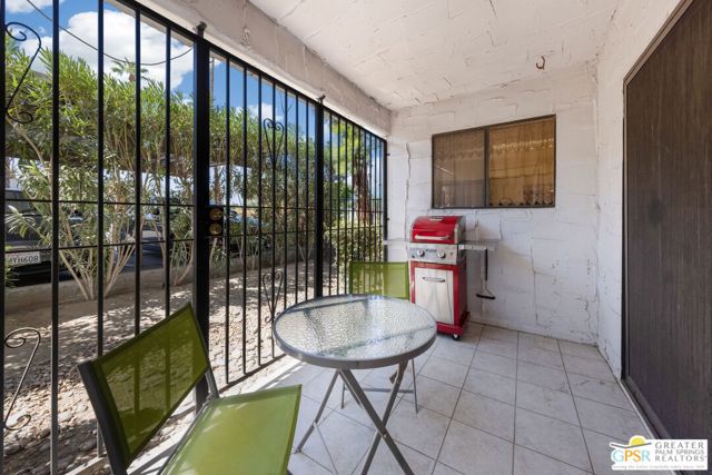 5205 E Waverly Drive, Palm Springs CA: https://media.crmls.org/mediaz/9e7a5e59-3926-44a3-947d-8125c3e676c0.jpg