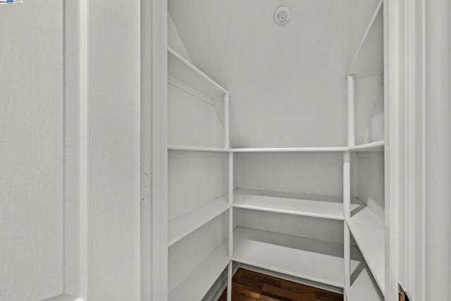 39280 Marbella Terraza, Fremont CA: https://media.crmls.org/mediaz/9e7aa405-c571-4ce0-a603-453cfb895a90.jpg