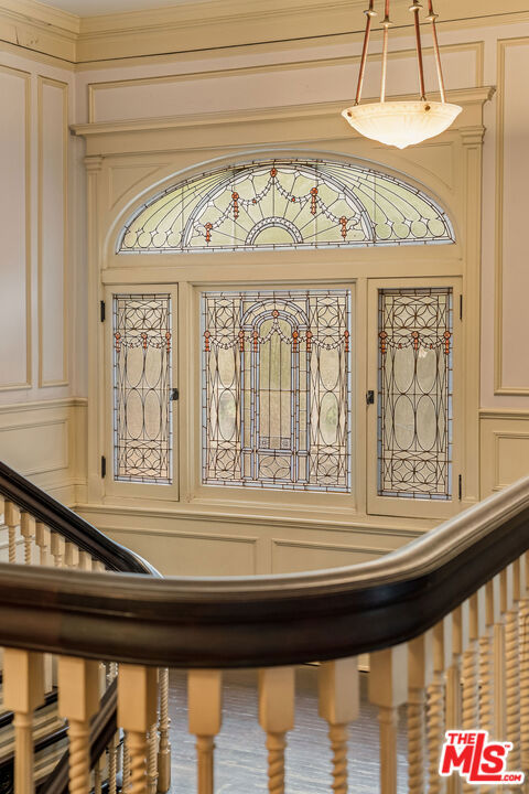 1130 Westchester Place, Los Angeles CA: https://media.crmls.org/mediaz/9e7b7150-9289-43b0-9834-68d4fe4902a7.jpg