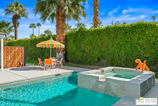 844 N Topaz Circle, Palm Springs, CA 92262