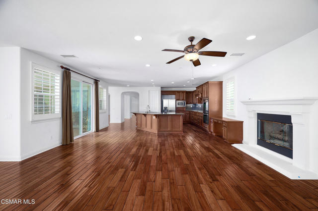 2079 Legacy Drive, Simi Valley CA: https://media.crmls.org/mediaz/9e7bc947-b843-4493-b021-ee5fbd2cd8a9.jpg