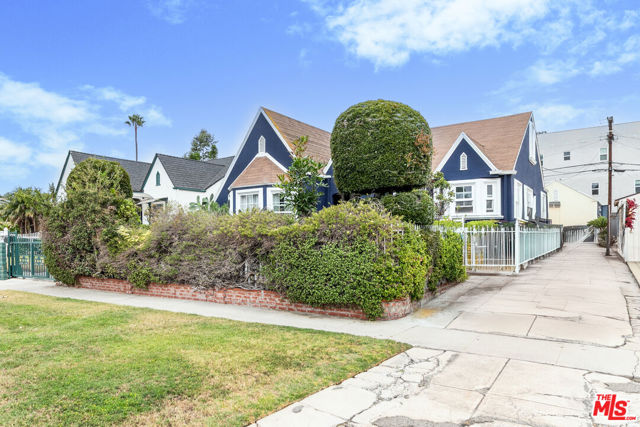 1841 Clyde Avenue, Los Angeles CA: https://media.crmls.org/mediaz/9e7c419e-5bb0-4b3a-8e86-c0787d8ee777.jpg