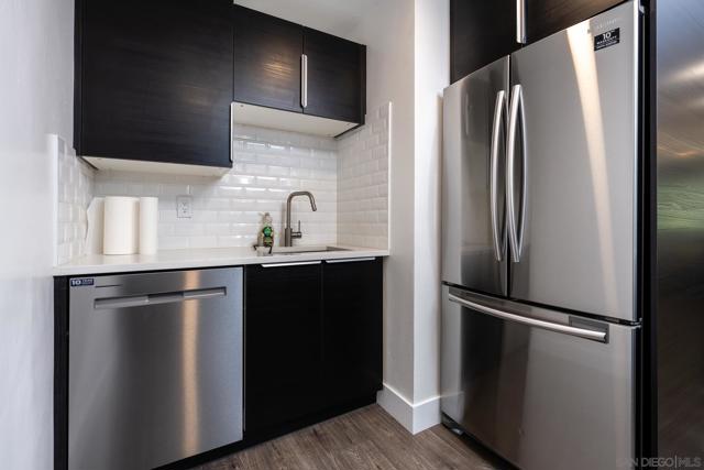3550 Lebon Dr, San Diego CA: https://media.crmls.org/mediaz/9e7d9aa2-e260-441c-96fe-570a102e05ad.jpg