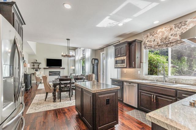 2460 Magnolia Way, Morgan Hill CA: https://media.crmls.org/mediaz/9e7da95e-5efc-4bfb-b07b-5cd666fbcd2c.jpg