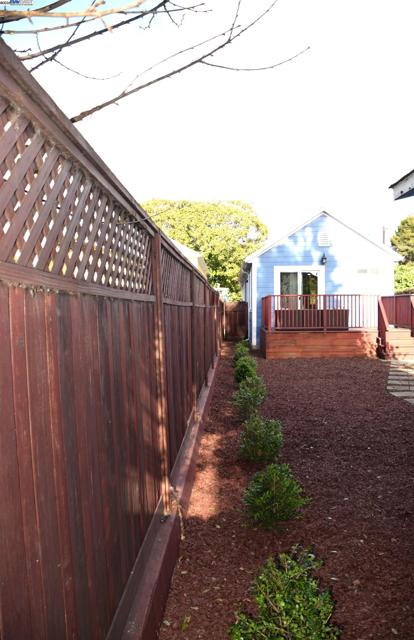 2412 8Th St, Berkeley CA: https://media.crmls.org/mediaz/9e7e4204-1fd0-4ce1-8c3f-8eab31d0a0b0.jpg