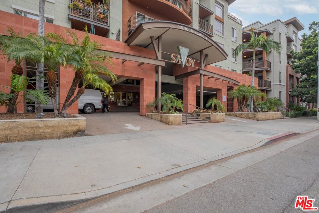 100 S Alameda Street #142