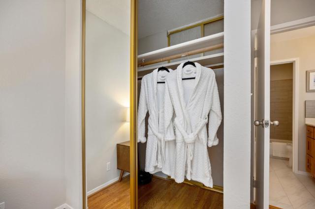 359 Half Moon Lane, Daly City CA: https://media.crmls.org/mediaz/9e7f2e24-6a00-43dd-8814-ca7f1c046015.jpg