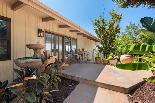 Detail Gallery Image 2 of 72 For 4814 Rushville Ln, La Mesa,  CA 91941 - 5 Beds | 2/1 Baths