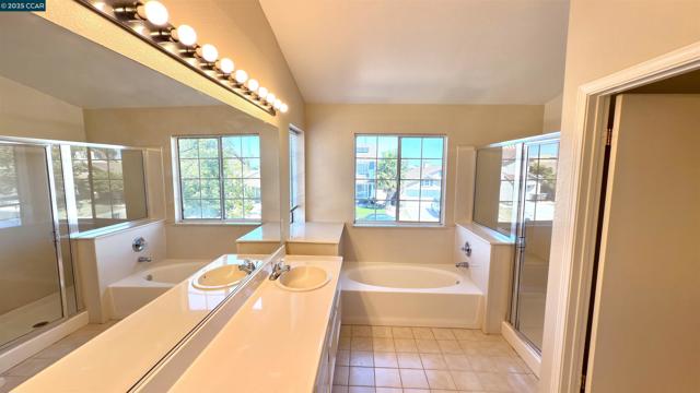 1135 Ranch Point Way, Antioch CA: https://media.crmls.org/mediaz/9e7fe07e-b029-41aa-b830-f62fc82342c5.jpg