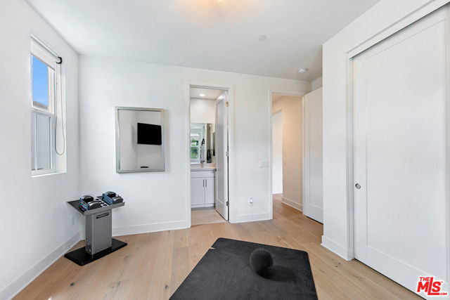 21316 Poema Place, Chatsworth CA: https://media.crmls.org/mediaz/9e80748d-70e5-4f4f-ab3f-5eb811733c50.jpg