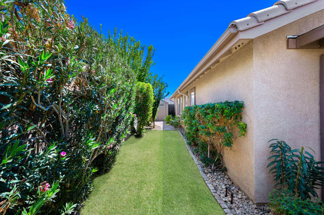 45315 Coldbrook Lane, La Quinta CA: https://media.crmls.org/mediaz/9e80771b-69fb-4d10-b339-d6db92ba3695.jpg