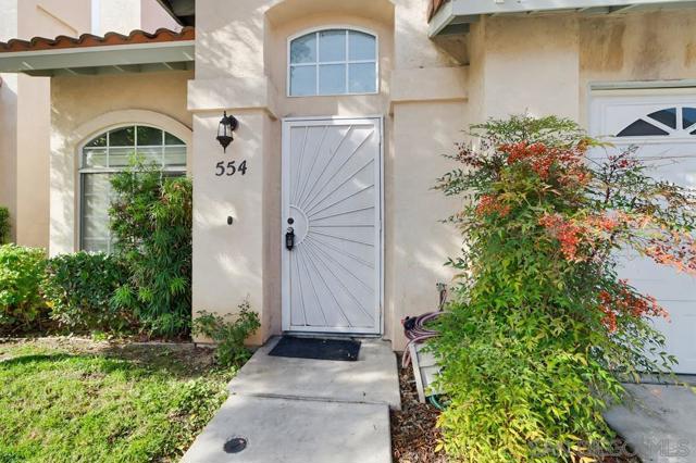 554 Friendly Ct E, El Cajon CA: https://media.crmls.org/mediaz/9e80adc4-9ee8-48cc-b249-1a22325c7069.jpg