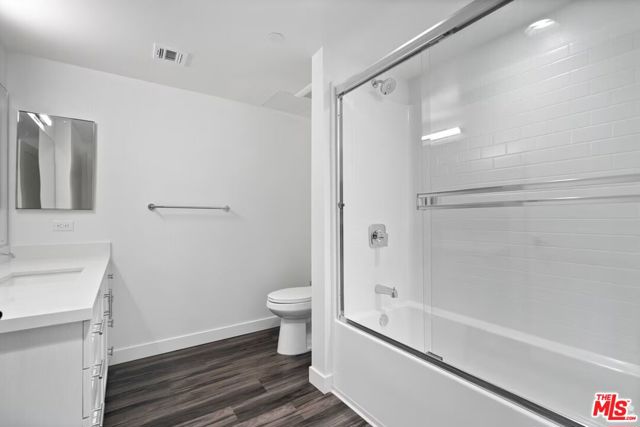 5020 Woodman, 211 photo 18