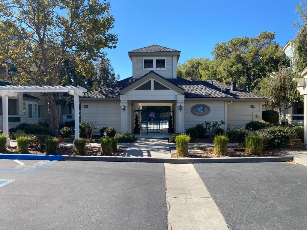 2402 Hastings Shore Lane