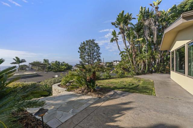 Detail Gallery Image 6 of 54 For 425 11th St, Del Mar,  CA 92014 - 3 Beds | 2 Baths