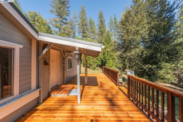 430 Bridge Rd, Douglas City CA: https://media.crmls.org/mediaz/9e81a8c6-36fd-426b-a0a3-063301645638.jpg