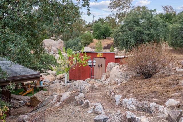2410 Mount Elena Way, Jamul CA: https://media.crmls.org/mediaz/9e8279f6-406f-4042-9aa1-67920f491649.jpg